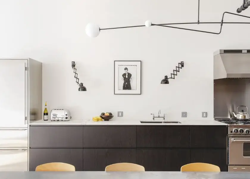 Poster Kecil di Dapur Estetik Minimalis